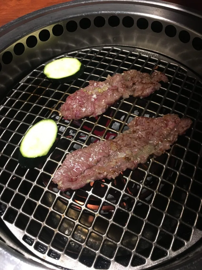 【黒毛和牛BAKURO】お肉屋さん直営!!上質な和牛の焼肉とワインが楽しめるお店!! 4