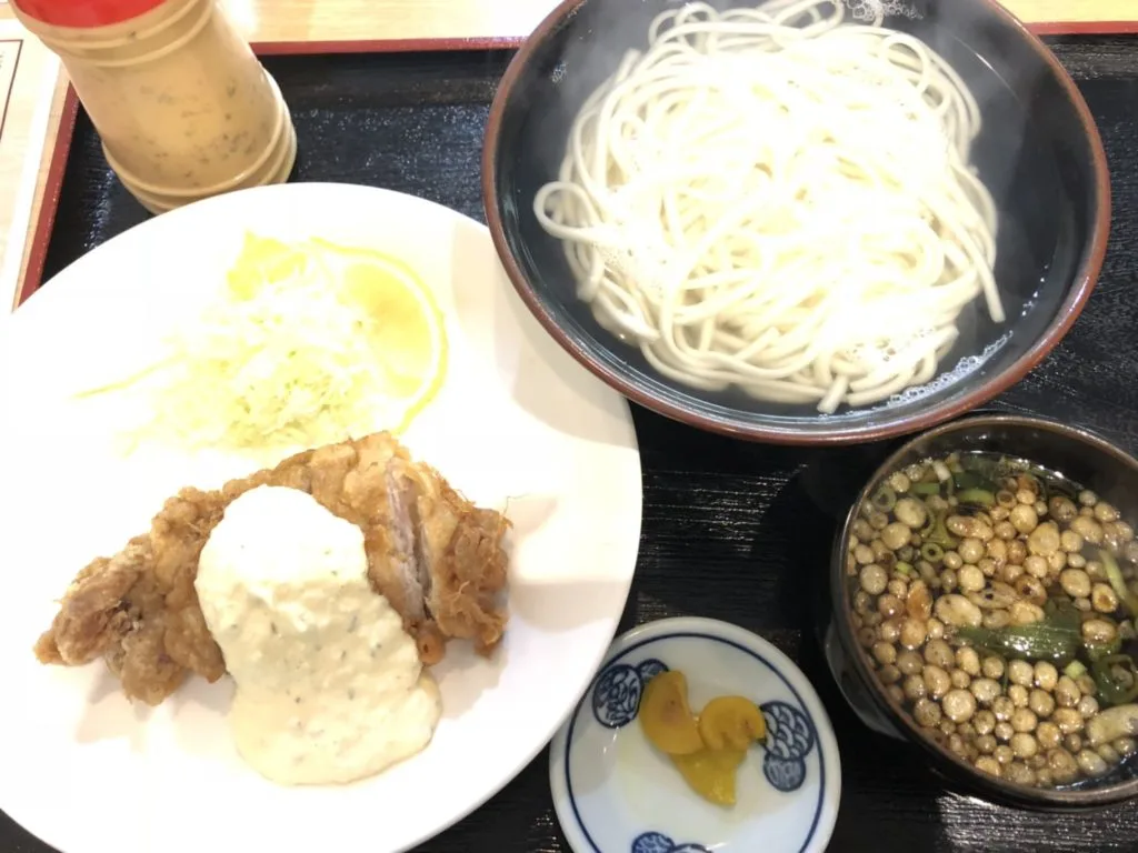 あっさりさっぱりでファミリー向けの釜揚げうどん　中洲川端店 4