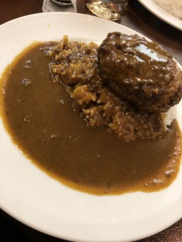 昔から続く川端の名店バークレー　噂のハンカレーを食す