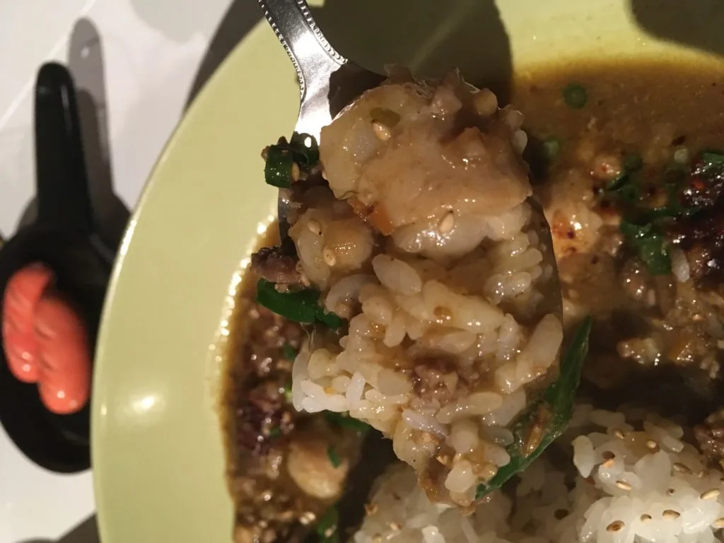 モツが美味しい創作カレー【ハラペコダイニング！ケンチャンスマイル】 6