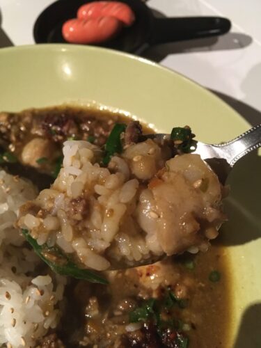 モツが美味しい創作カレー【ハラペコダイニング！ケンチャンスマイル】