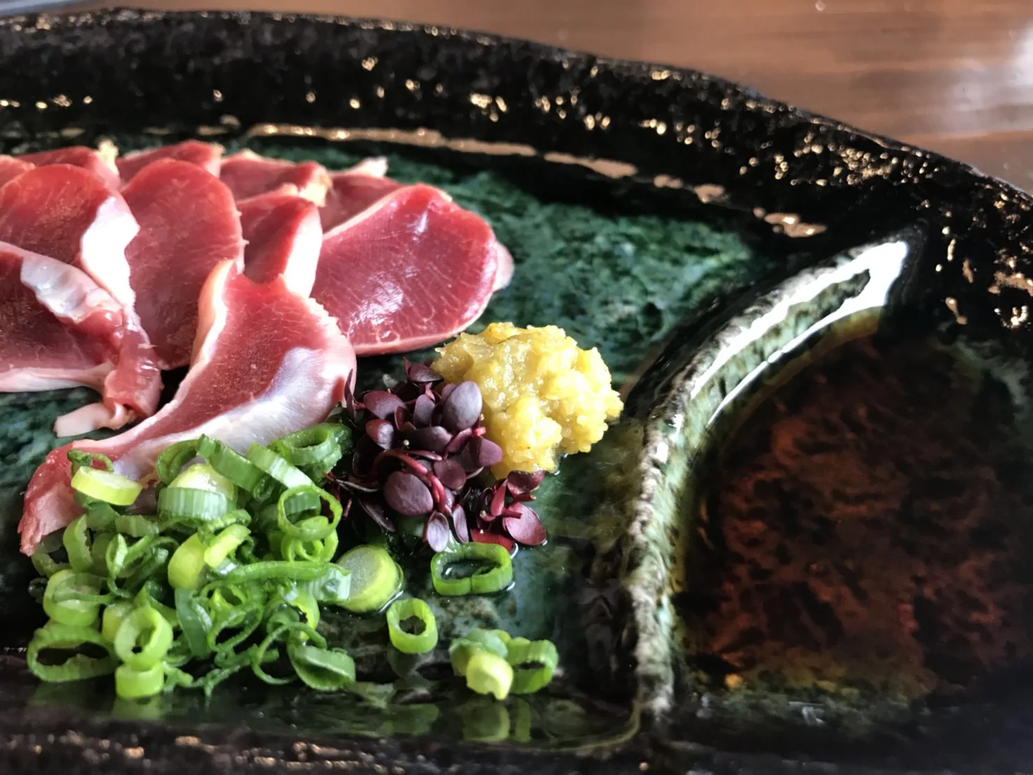 自然豊かな宝満の里 炭焼地鶏 山蔵 （太宰府）