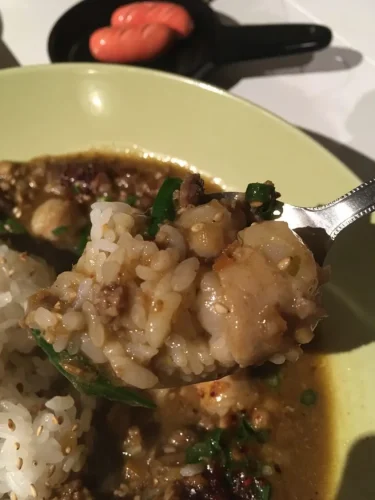モツ創作カレー【ハラペコダイニング】