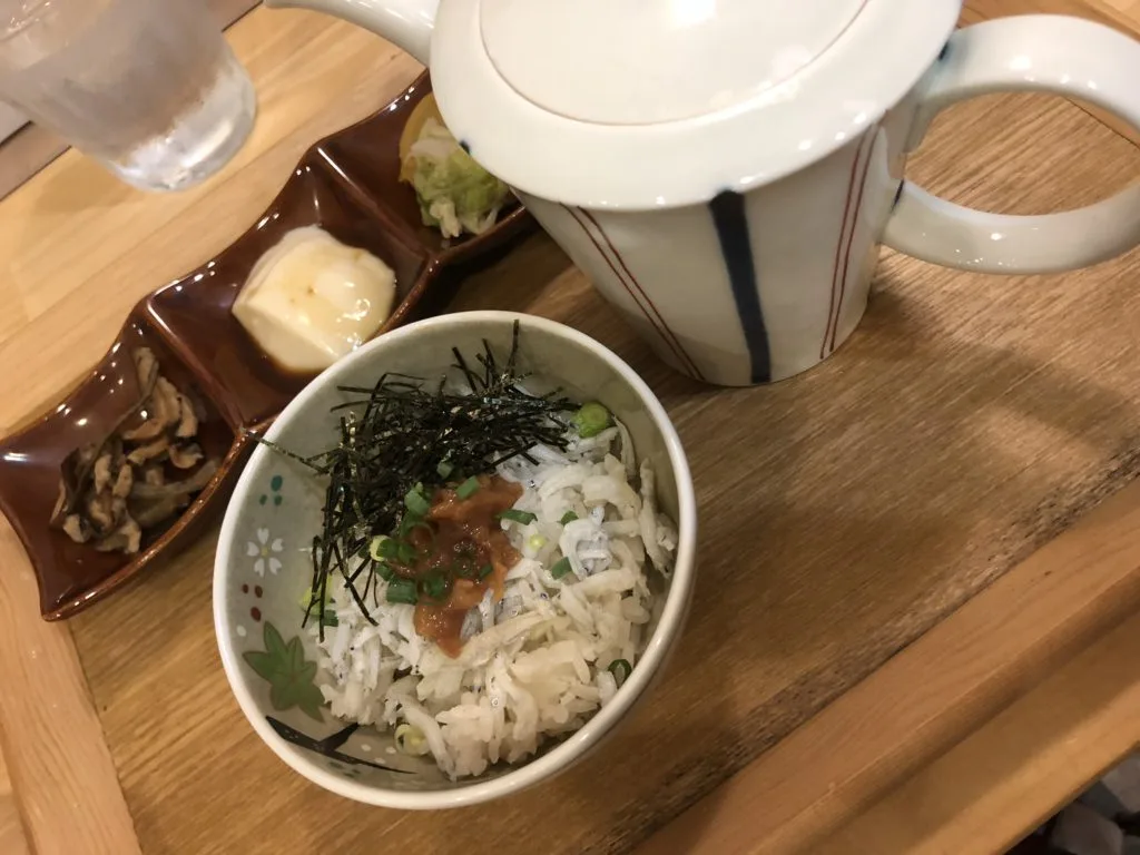 仕事帰りのちょい飲みにも飲んだ後にもおすすめ！ちょこっと茶漬け専門店 千翔彩　 2