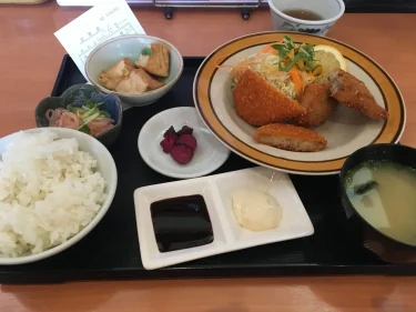 【姪浜駅】姪浜駅の南口にある定食屋「さくら屋」