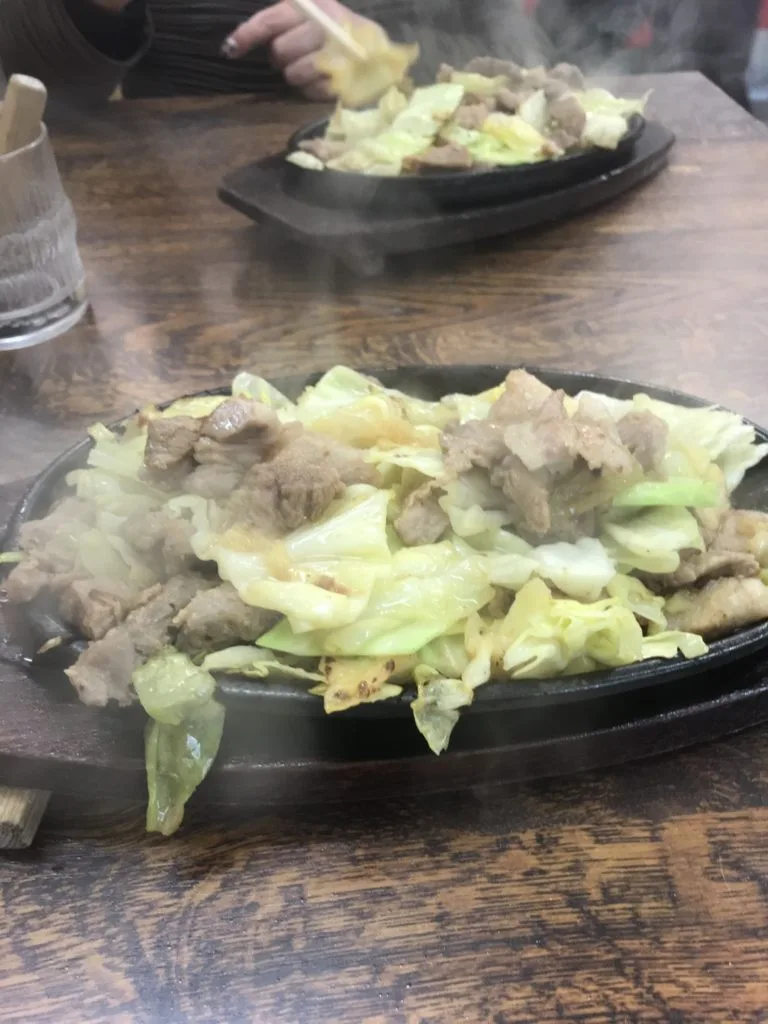 TVでも話題の鉄板焼肉「びっくり亭」