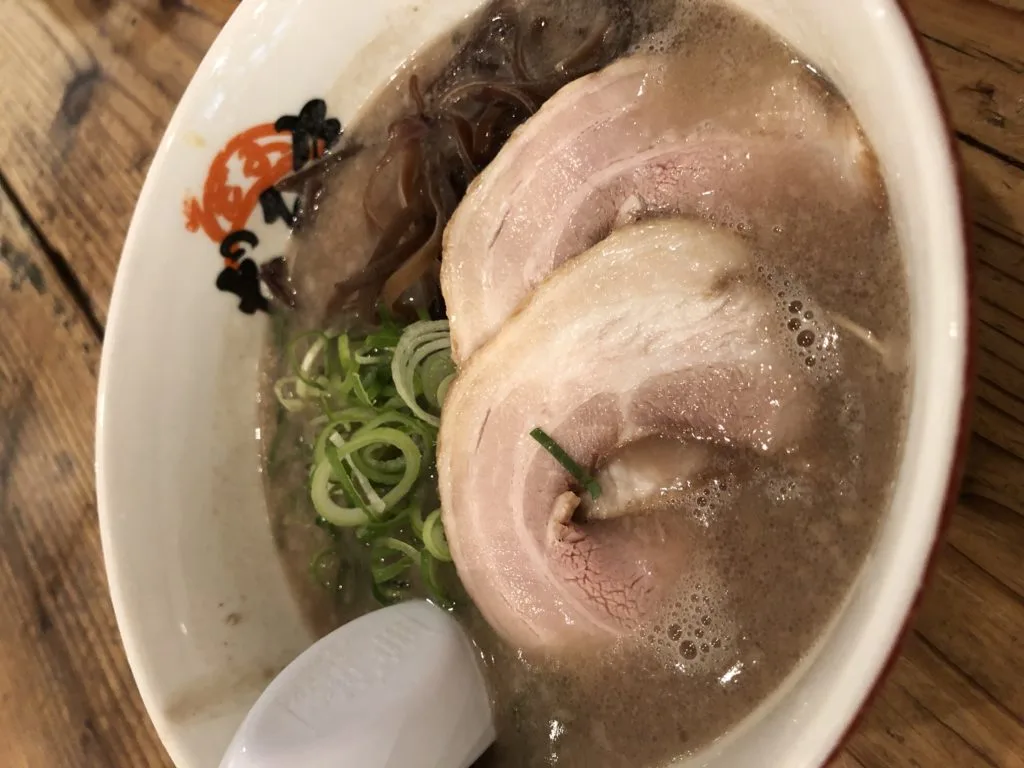元祖博多だるまで濃厚博多ラーメン。 2