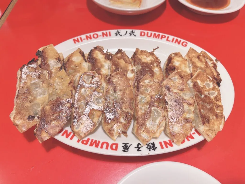 【餃子屋 弍ノ弍】パリパリ餃子が驚きの半額？！🥟ビールも🍻✨ 2